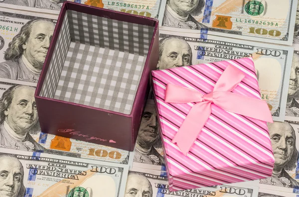 American money and gift box — Stock Photo, Image