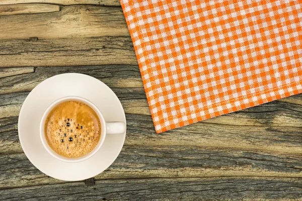 Café taza clásica en una mesa de madera vista superior —  Fotos de Stock