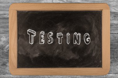 Kara - tahta 3d anahatları belirlenmiş metin ile-ahşap üzerine test