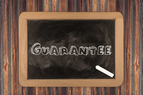 Gwarancja - tablica z 3d zakreślony tekst - na drewno — Zdjęcie stockowe