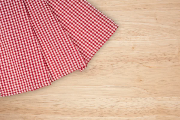 Mesa de madera vintage vieja blanca con servilleta de damero roja —  Fotos de Stock