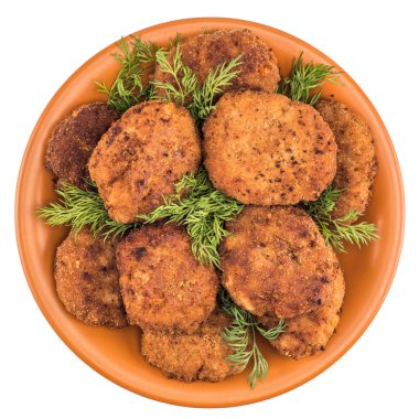 Beyaz arka plan üzerinde izole bir plaka üzerinde köfte