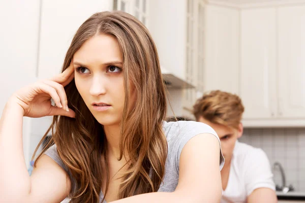 Couple having an argument in the kitchen. — Stock Photo, Image