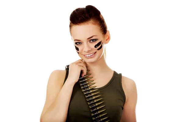 총알 벨트 군인 여자 미소 — 스톡 사진