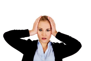 Başı ağrıyan bir iş kadını.