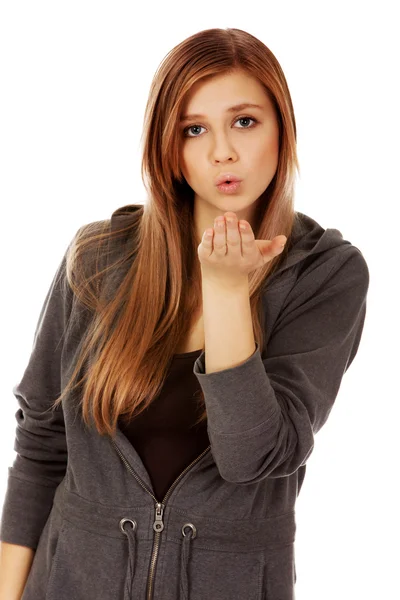 Adolescente donna invio di un bacio — Foto Stock