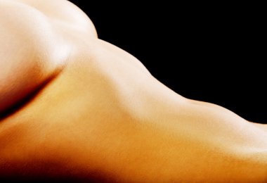 Mükemmel ince çıplak kadın vücudu.