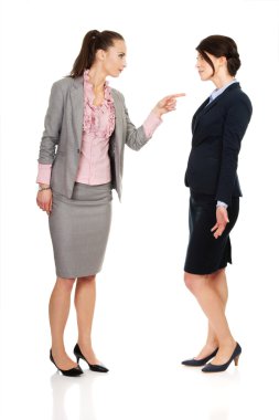 Öfkeli eşi işkadını suçluyor.