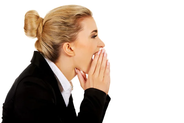 Jovem feliz buisnesswoman gritando . — Fotografia de Stock