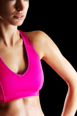 Spor salonundaki atletik genç bayan