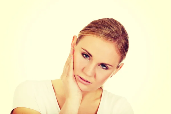 Jonge vrouw met tand ache — Stockfoto