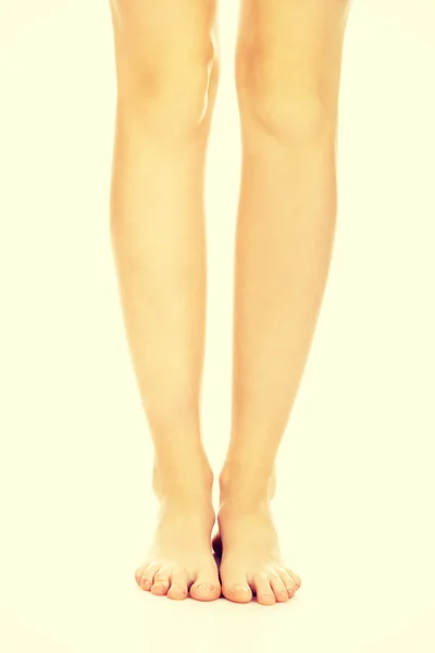 一个年轻女人的腿 — 图库照片