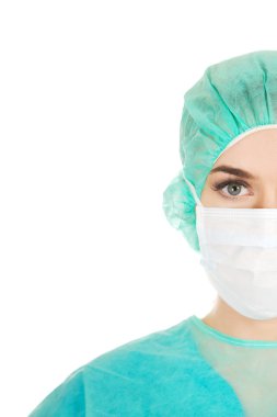 Maskeli kadın cerrah doktor portresi yakın çekim