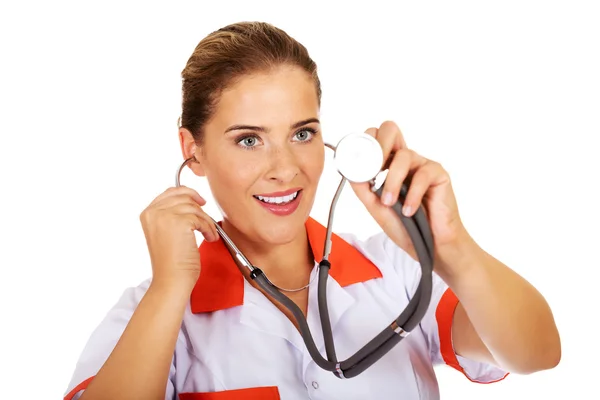 Doctora joven con estenocope — Foto de Stock