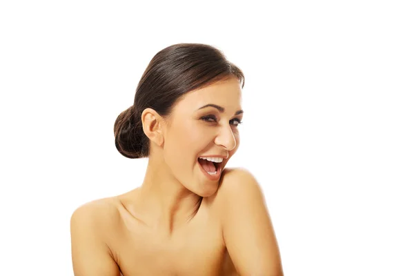 Schöne lachende Oben-ohne-Frau — Stockfoto