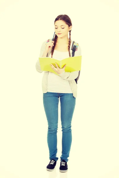 Adolescente reflexivo con mochila escolar . —  Fotos de Stock