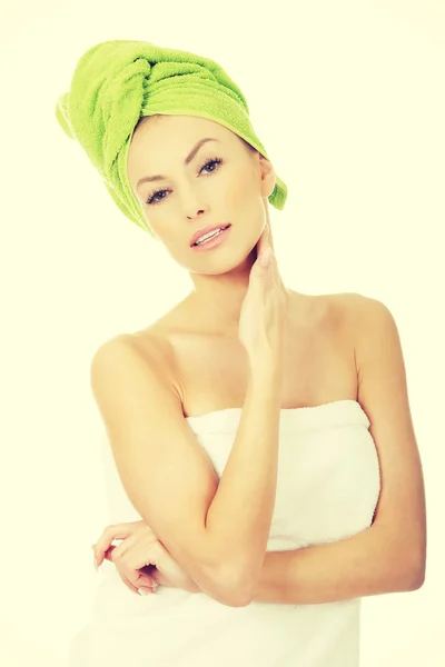 Bellezza donna con asciugamano turbante . — Foto Stock