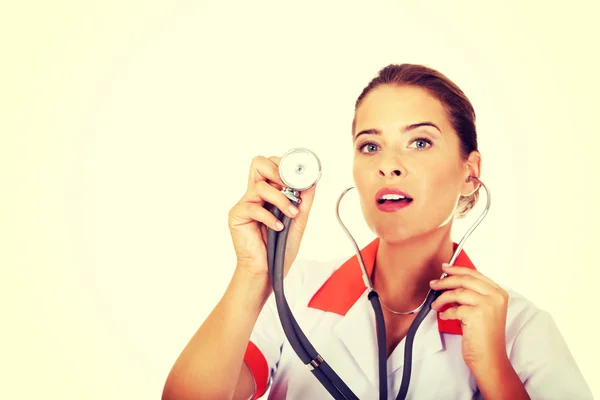 Young female doctor whith steshocope — Stock Photo, Image