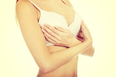 Beyaz sütyen kadın meme.