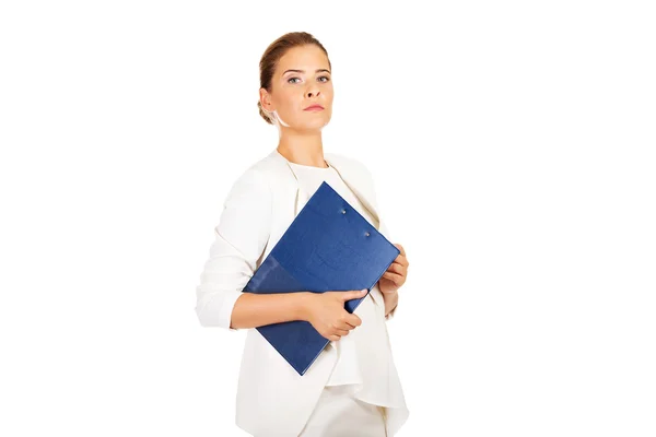 Podnikatelka drží tabuli a přemýšlet o něčem — Stock fotografie