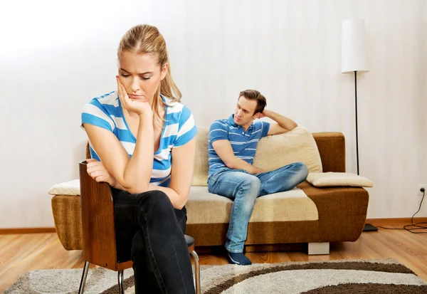 Trauriges Paar redet nach Streit nicht — Stockfoto