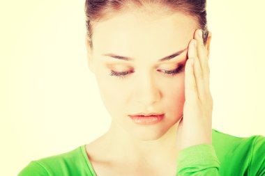 Depresyonda olan güzel bir kadın.