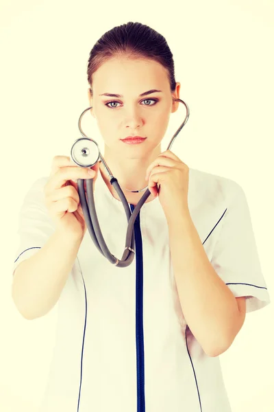 Médico feminino com estetoscópio — Fotografia de Stock