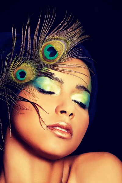 Szakmai make-up a gyönyörű nő — Stock Fotó