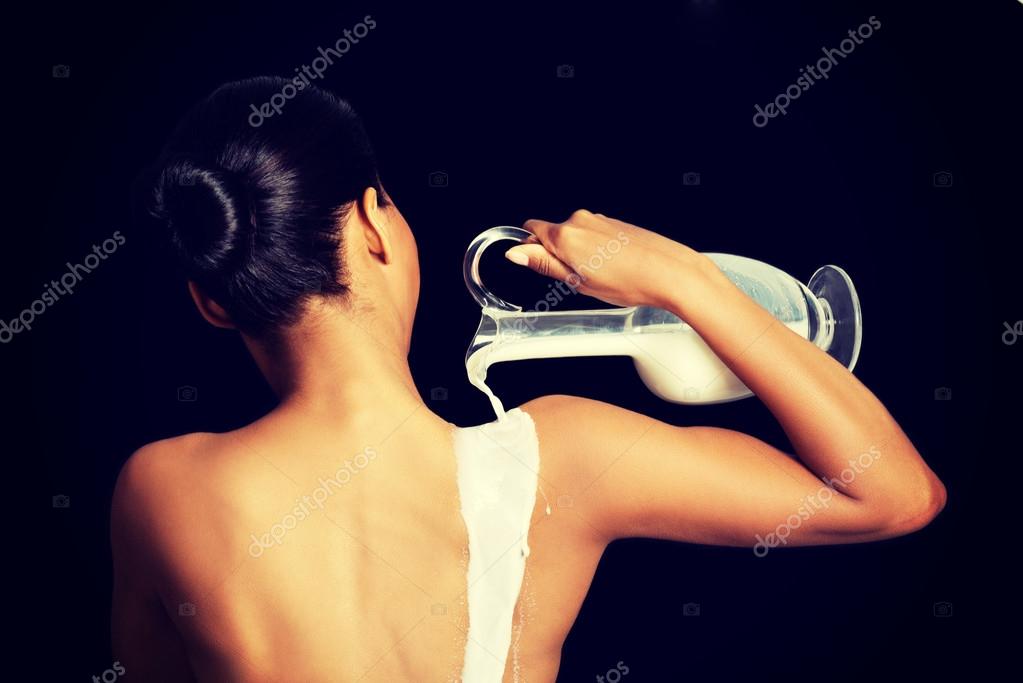 naked-women-with-milk-and-cookies-women