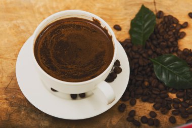 Kahve fincanı ve fasulye