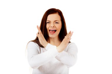 Genç kızgın çığlık atan kadın el dur işareti