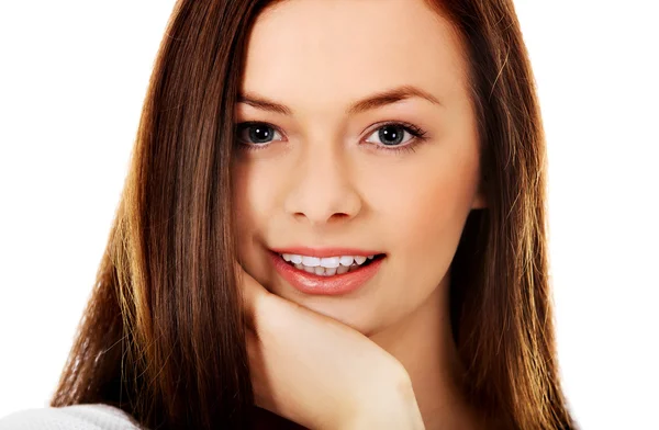 Sorrindo bela morena jovem — Fotografia de Stock