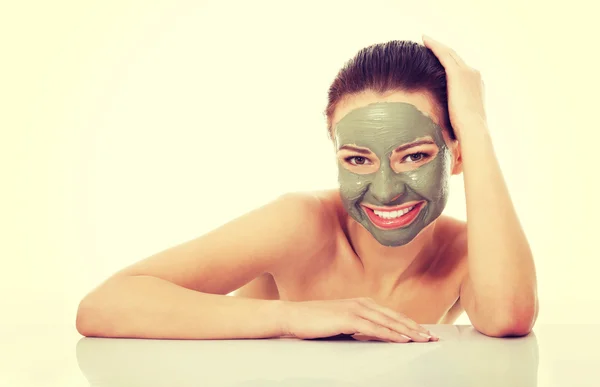 Beautifu toplessl woman with facial mask. — Stock Photo, Image