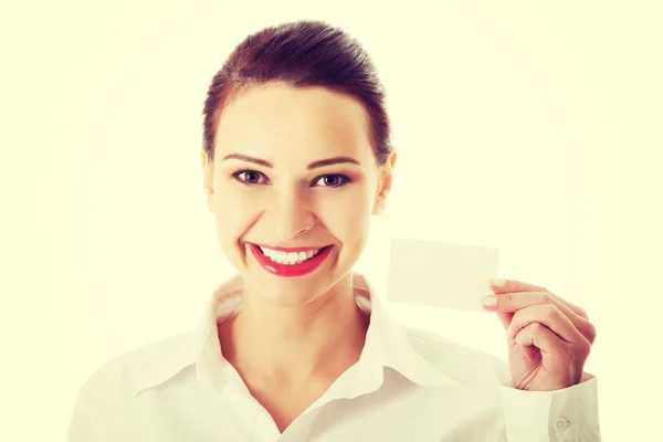 Krásný obchodní žena drží osobní karta. — Stock fotografie