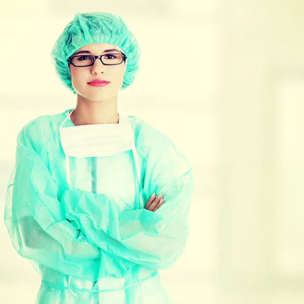 Portrait de jeune femme heureuse médecin — Photo