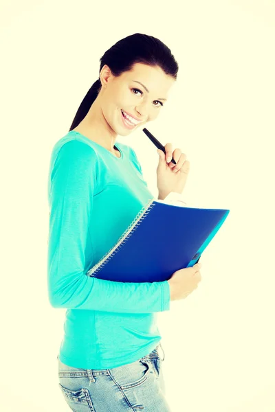 Mujer estudiante feliz con cuaderno — Foto de Stock