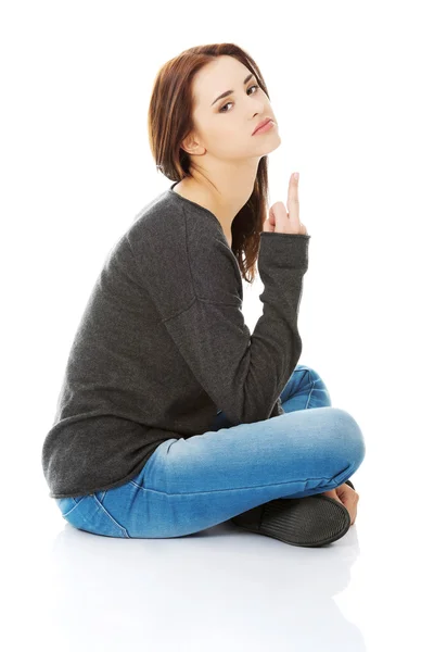 Estilo jovem mulher casual. Retrato de estúdio — Fotografia de Stock