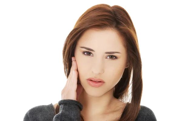 Mulher adolescente com uma terrível dor de dente . — Fotografia de Stock