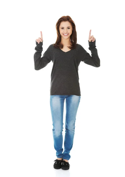 Student woman showing copyspace — Stock Photo, Image