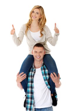 Kadını taşıyan adam