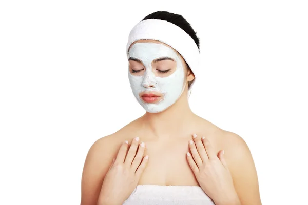 Femme avec masque facial — Photo