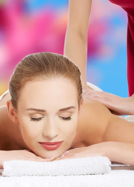 Kvinna vid massage — Stockfoto