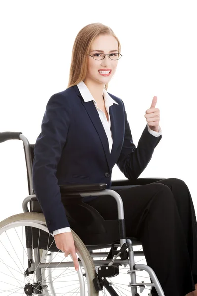 Усміхнена бізнес-леді на інвалідному візку — стокове фото