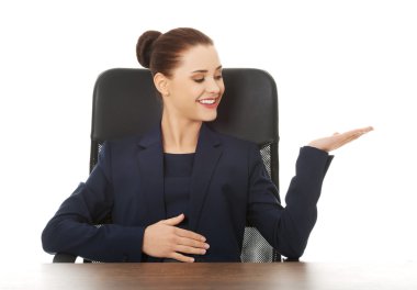 Bir ofise davet işkadını