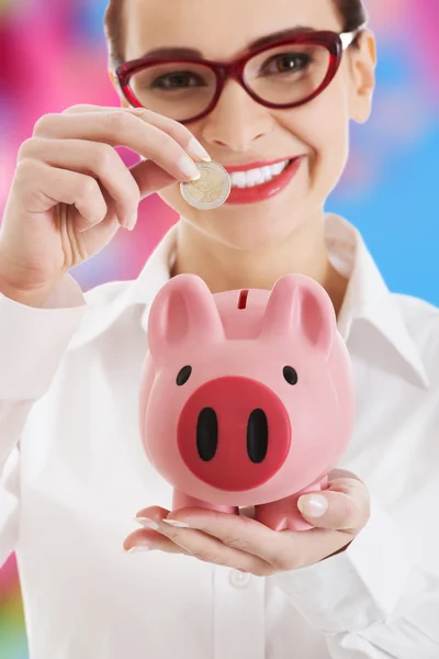 実業家、piggybank を保持 — ストック写真