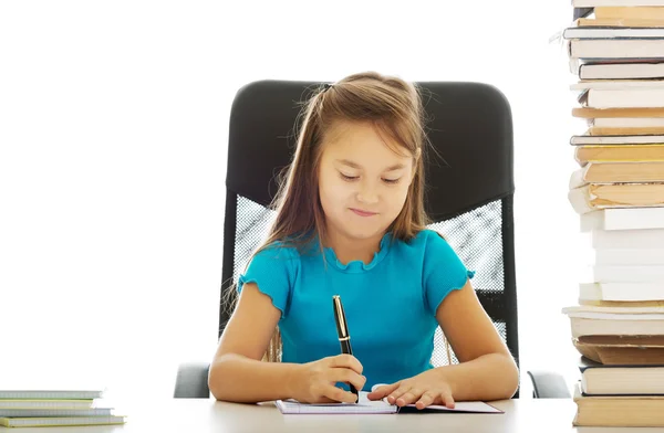 Klein meisje als een zakenvrouw — Stockfoto