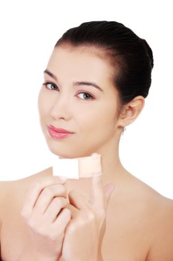 Kadına uygulanan düzeltme eki