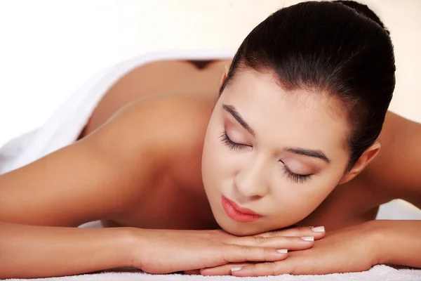 Young woman massage in spa — Stock Photo, Image