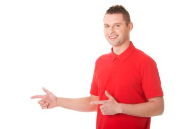 Heyecanlı adam uzağa işaret