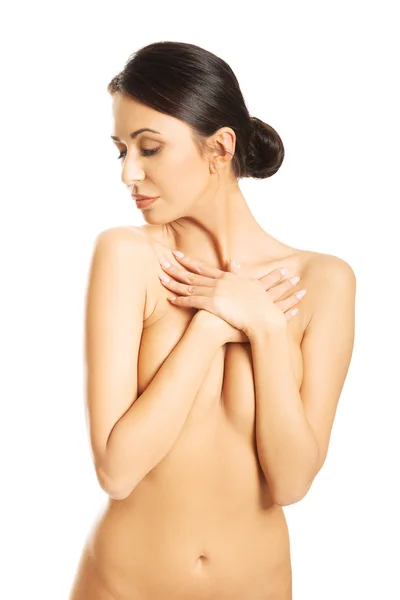 Çıplak kadın kollarını göğsünde geçiş — Stok fotoğraf